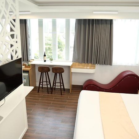 Hong Bao Thach Hotel Хошимін Екстер'єр фото